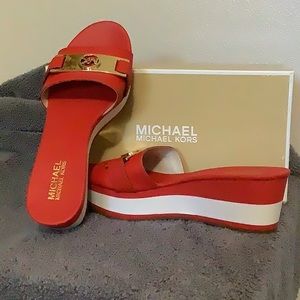 Size 8, MICHAEL KORS Slide